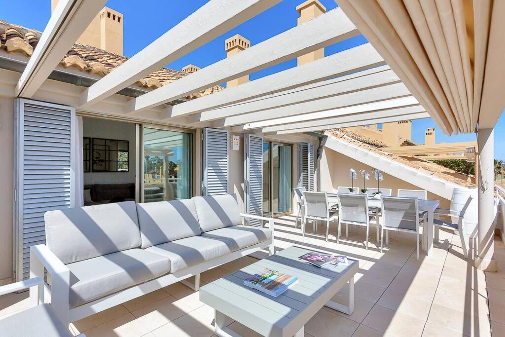 סן רוקה Yolo Spaces - Sotogrande Sea View Penthouse מראה חיצוני תמונה
