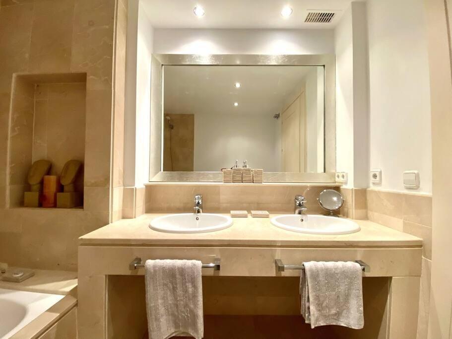 סן רוקה Yolo Spaces - Sotogrande Sea View Penthouse מראה חיצוני תמונה